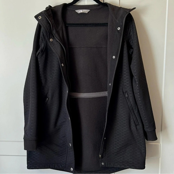 The North Face Women’s Small Black Hooded Jacket Recover Up, Lightweight - Picture 9 of 12